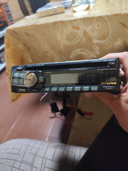 Alpine CDE-9803R и Sony DSX-A42UI