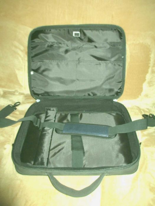 Продается сумка для ноутбука Hama