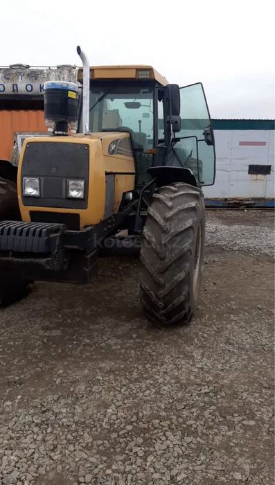 Продам трактор Challenger WT590