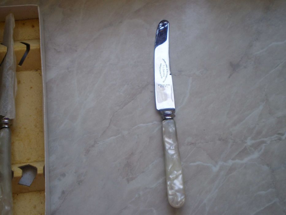 Нови английски ножчета със седефена дръжка