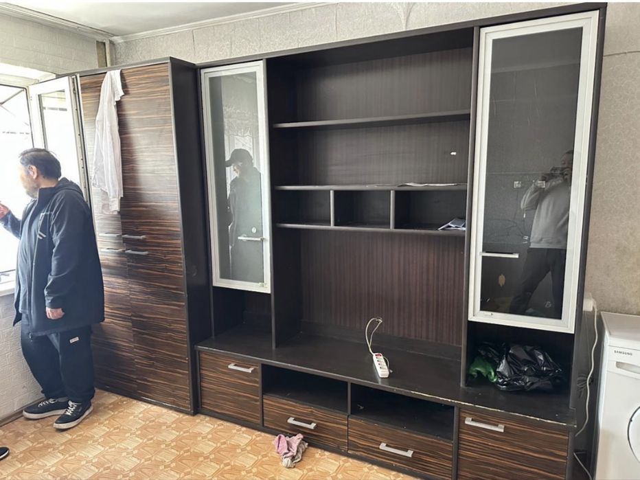 Шкаф тв зона с полками