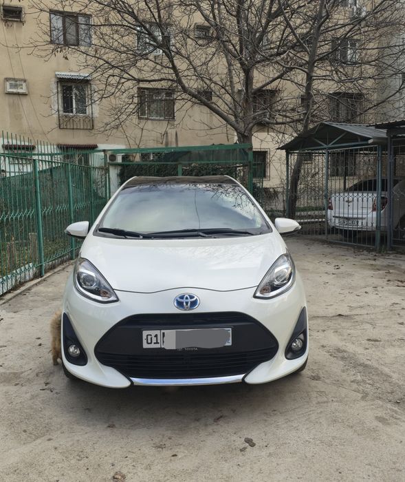 Tayota PriusC 2021 Hybrid SROCHNA SOTILADI