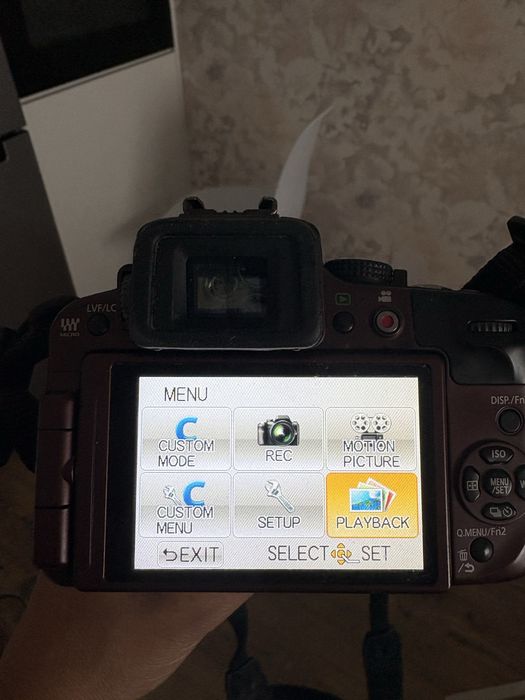 Panasonic Lumix G3 с объективом 14–42 мм