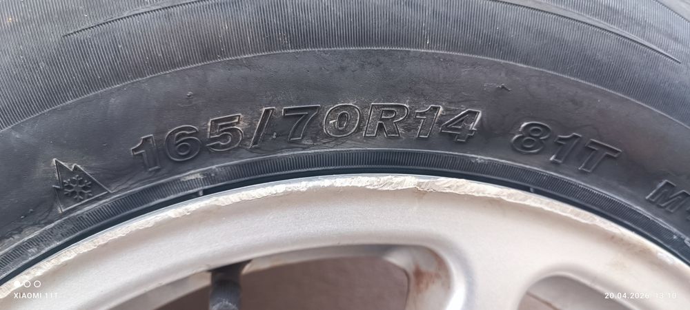 Vând cauciucuri cu jenti pe 14