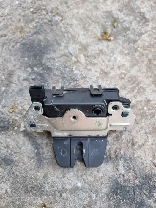Broasca Haion Opel Astra H / Zafira B | Piese Incuietoare / Inchizatoare Hayon Portbagaj Spate Luneta Bagheta Maner Yala Motoras Stop Plastic Far