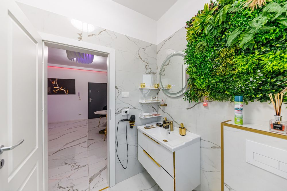 Inchiriez in regim hotelier apartament de LUX cu jacuzzi