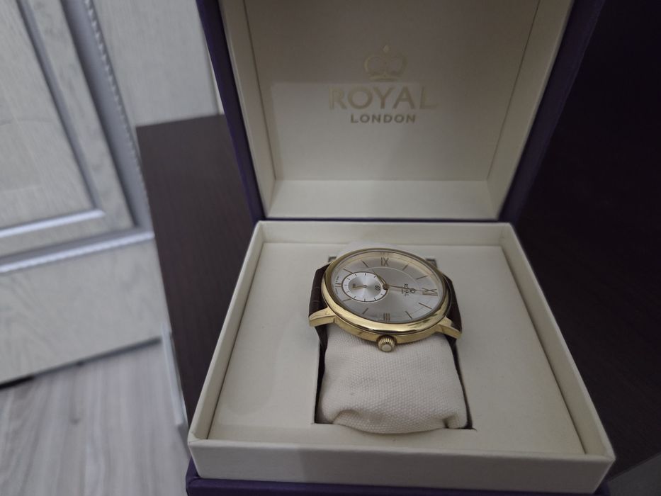 Royal London часы