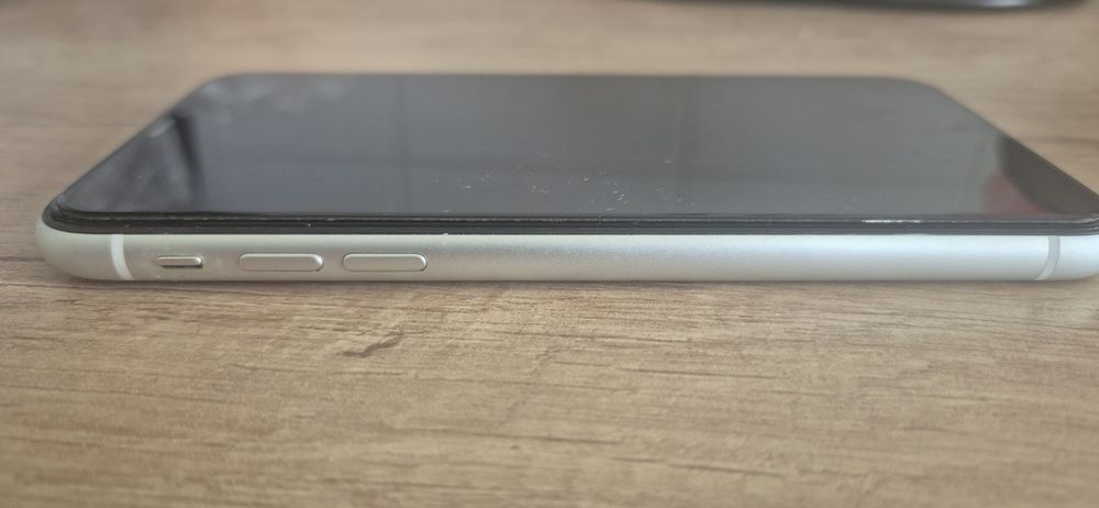 Продам Iphone XR