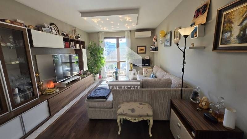 Ера Тера предлага за продажба просторен южен двустаен апартамент в гр