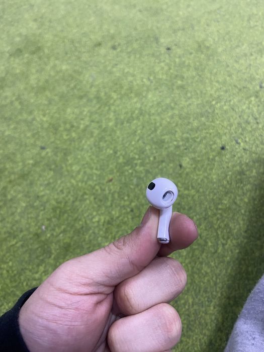 Прдам наушники Airpods