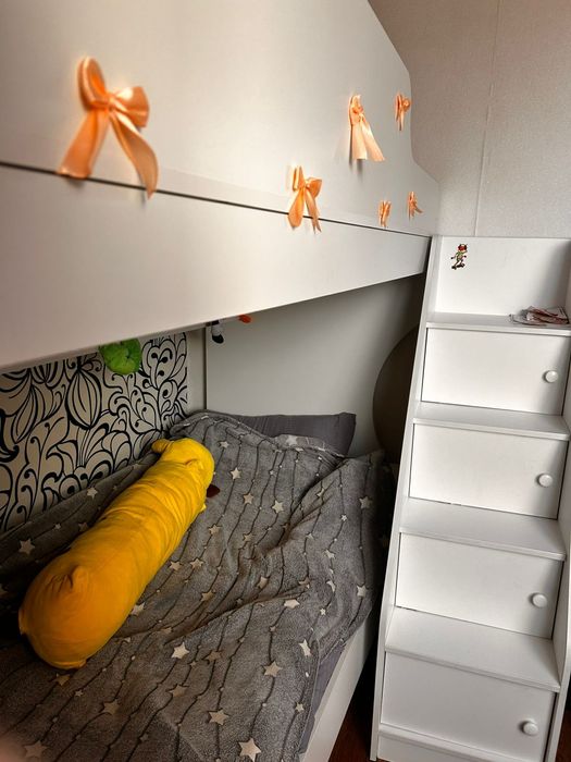 Двухъярусная кровать