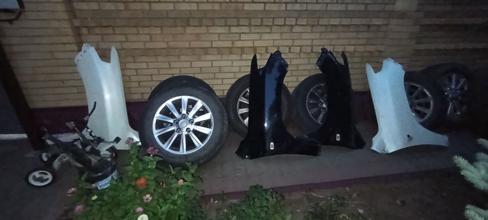 Запчасти на крузак 200