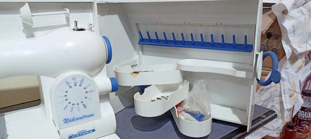 Masina de cusut Victoria Nahcentrum cu grifer metalic