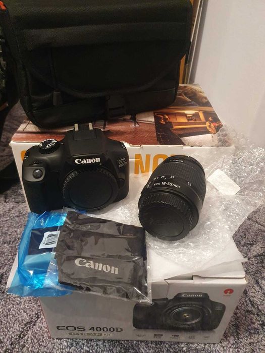 Canon EOS 4000D +Obiectiv EF-S 18-55mm F/3.5-5.6 III+Geanta +Card 16Gb