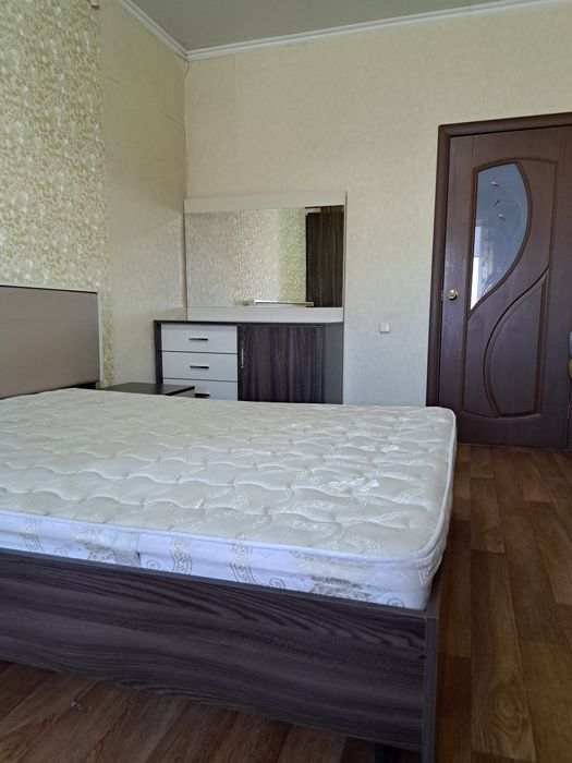 Продам спальный гарнитур