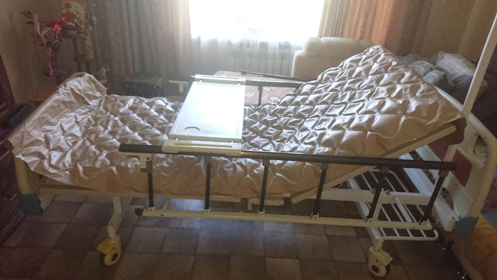 Кровать медицинская