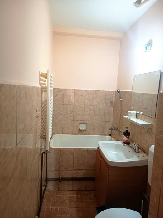 Garsoniera de închiriat  zona centrală