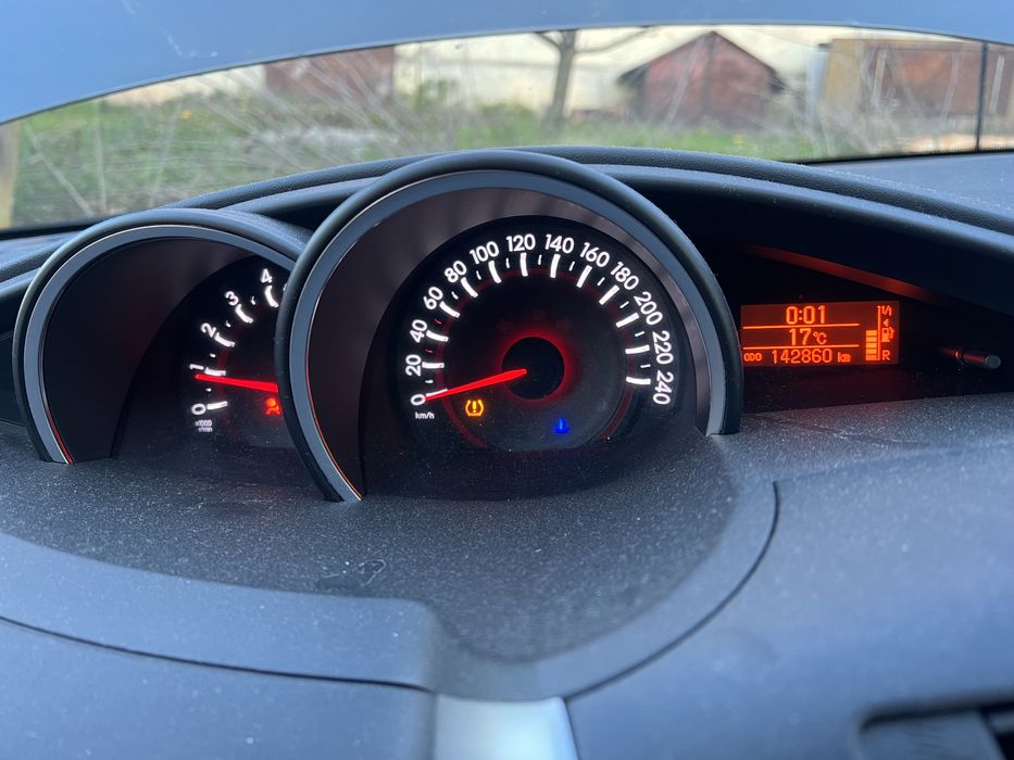 Toyota Verso/Тойота Версо -на части