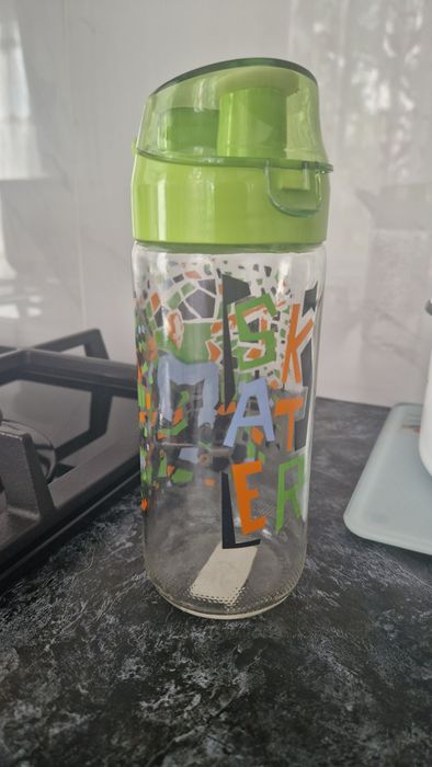 Продам бутылку для воды.