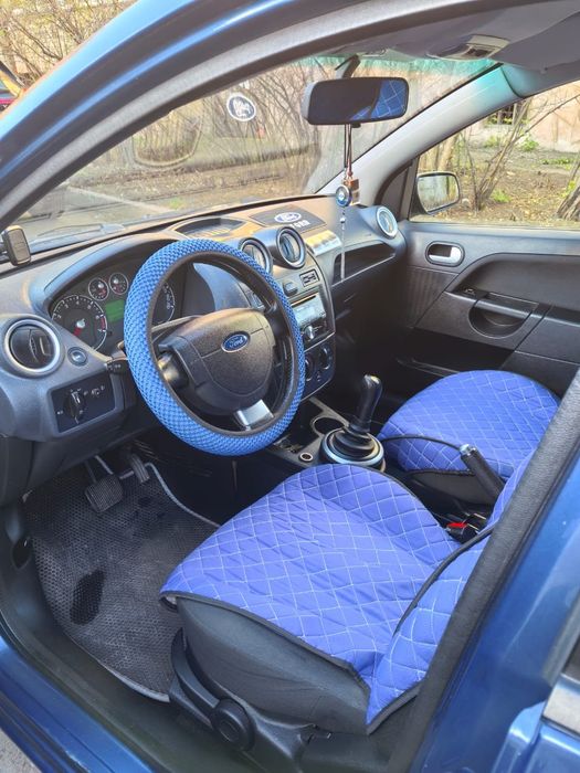 Продам Ford fiesta 2006г