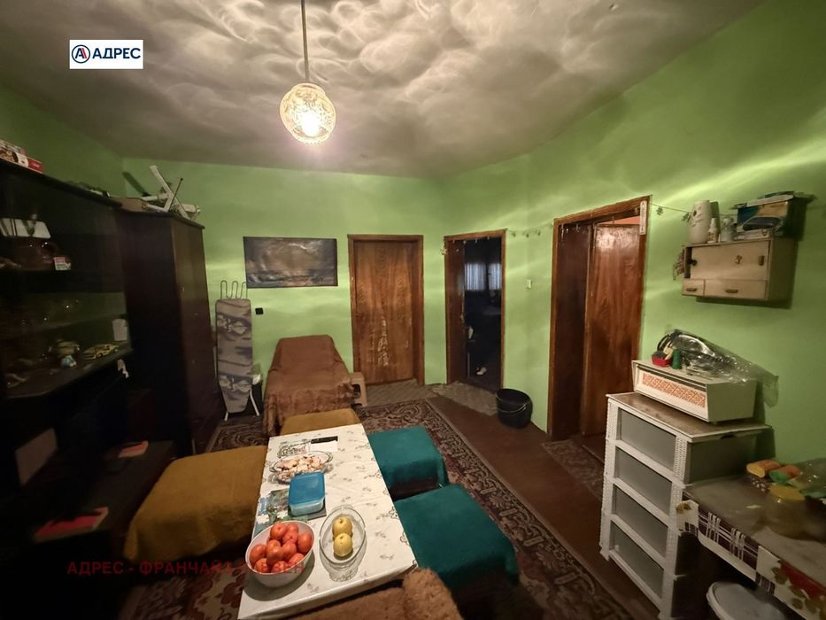 Продава се Етаж от къща в Ловеч, Широк център - 65 кв.м за 557 €/кв.м - Снимка #2