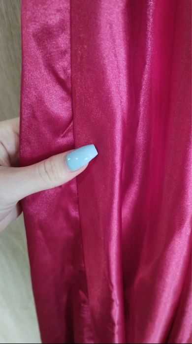 Елегантна бална рокля – тъмночервена, сатенена