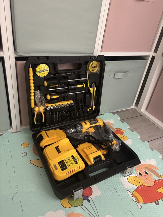 Bormasina / Autofiletant  percuție cu 2 baterii set trusa