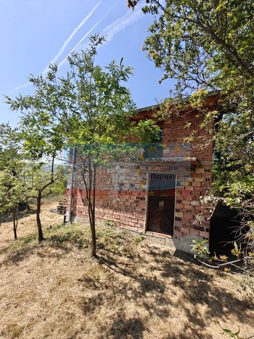 Къща в село Лобош