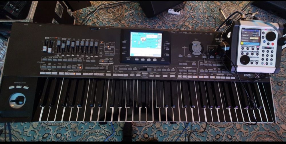 Korg Pa3 zur holatda