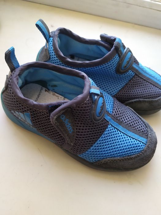 Продам кроссовки детский!
