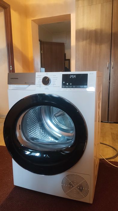 Почти новая Сушильная машина 8 KG Grunding