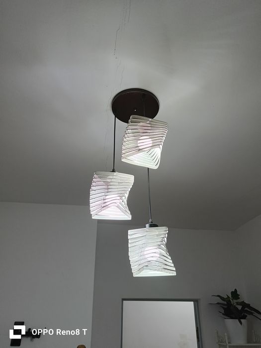 Продам люстры в отличном состоянии