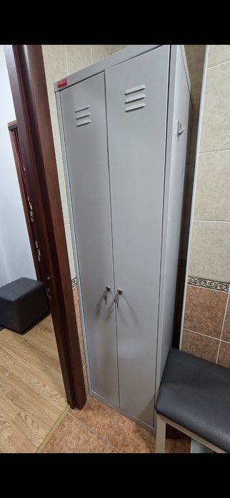 Металлический шкаф