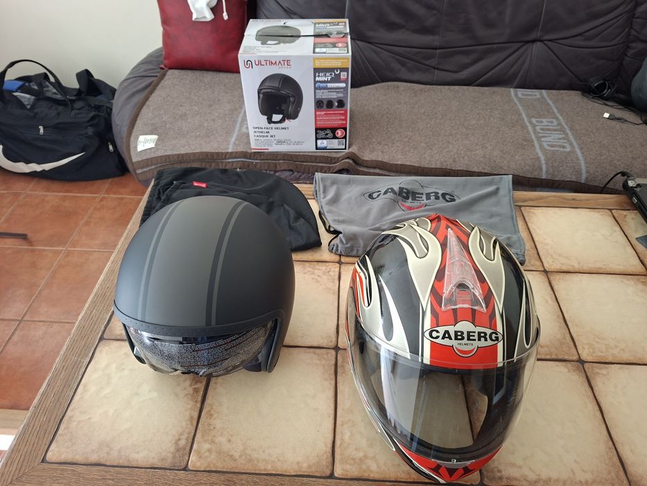 Casca moto Caberg Flame și casca Ultimate Speed