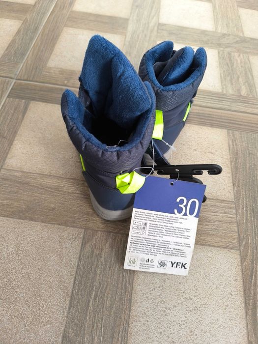 Нови ботуши за момче