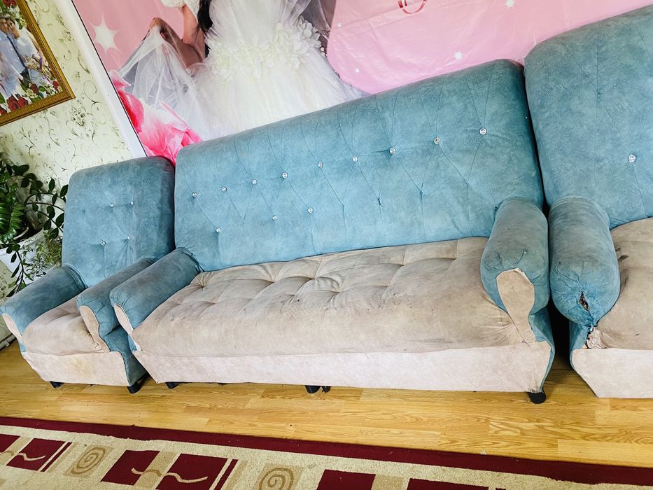 Диван для дома в хорошем состояний