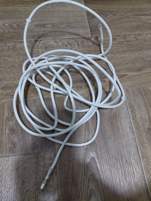 Продаётся домашняя антенна для телевизора