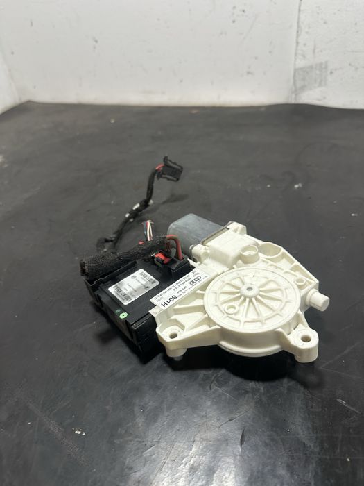 Motoras macara stanga fata Audi A3 8P 2004-2010 8P0959801E