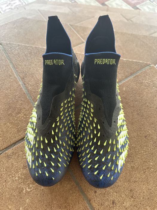 Продам бутсы Адидас