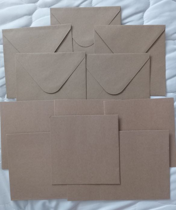 Set invitații (5 plicuri şi 7 cartonaşe)