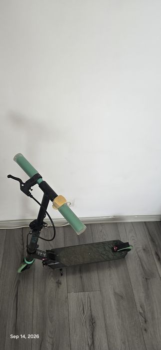 Vand trotineta copii Oxelo cu suspensie si frana