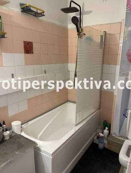 Продава се Тристаен апартамент в Пловдив, Кючук Париж - 65 кв.м за 1385 €/кв.м - Снимка #8