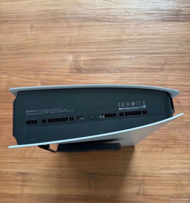 PlayStation 5 Digital с два джойстика