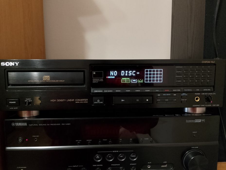 Sony cdp-990 работи добре затваря вратичката по бавно