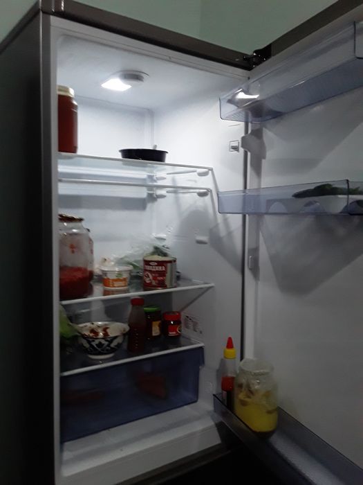 Продаю срочно холодильник