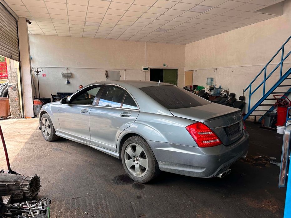 Mercedes W221 S500 388кс M273 Distronic Harman Kardon черен таван ксенон автоматик НА ЧАСТИ!