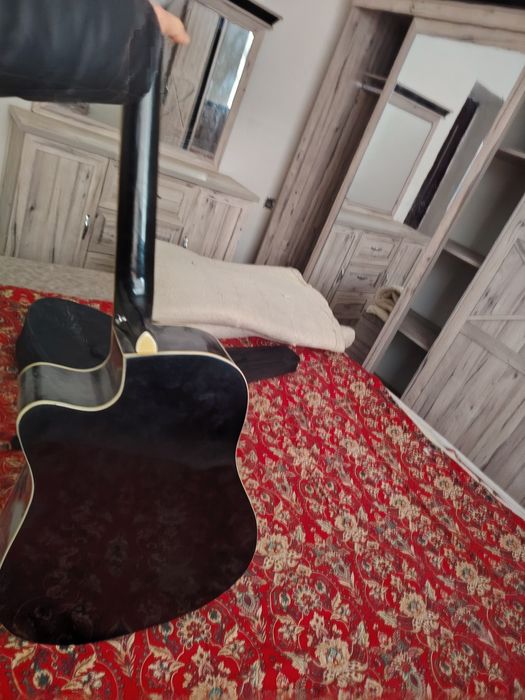 Gitara 350000 ming som tez sotiladi