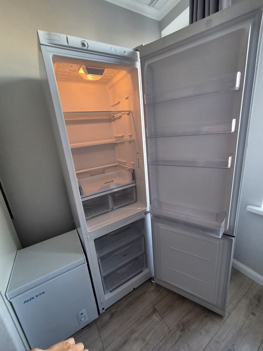Продам холодильник