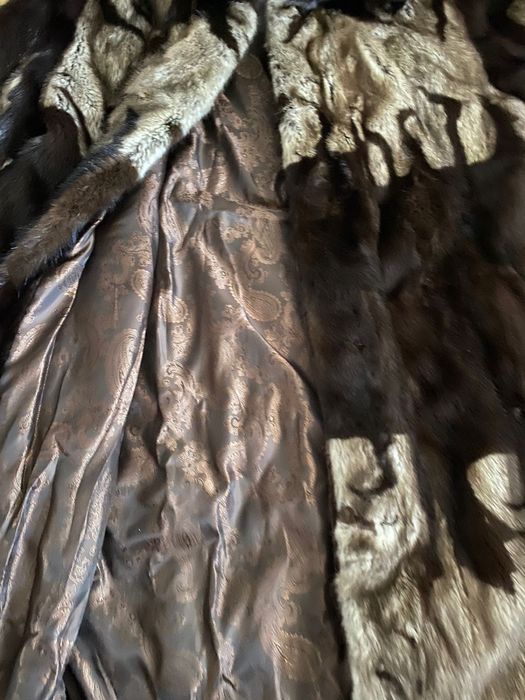 Продам норкувую шубу