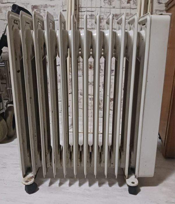 Продавам маслен радиатор